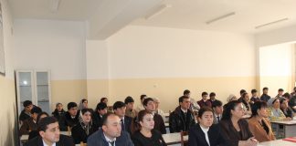 Тамошои дастаҷамъонаи пахши мустақими Паёми Асосгузори сулҳу ваҳдати миллӣ-Пешвои миллат, Президенти Ҷумҳурии Тоҷикистон муҳтарам Эмомалӣ Раҳмон дар факултети иқтисод ва идора